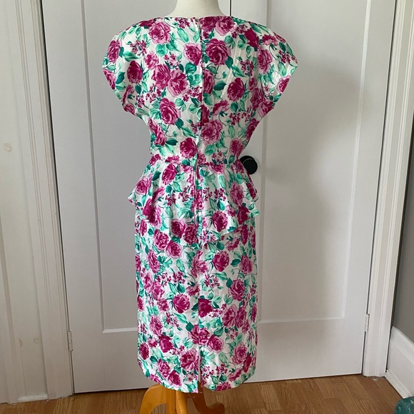 Vintage Floral Dress - Picture 8 of 15